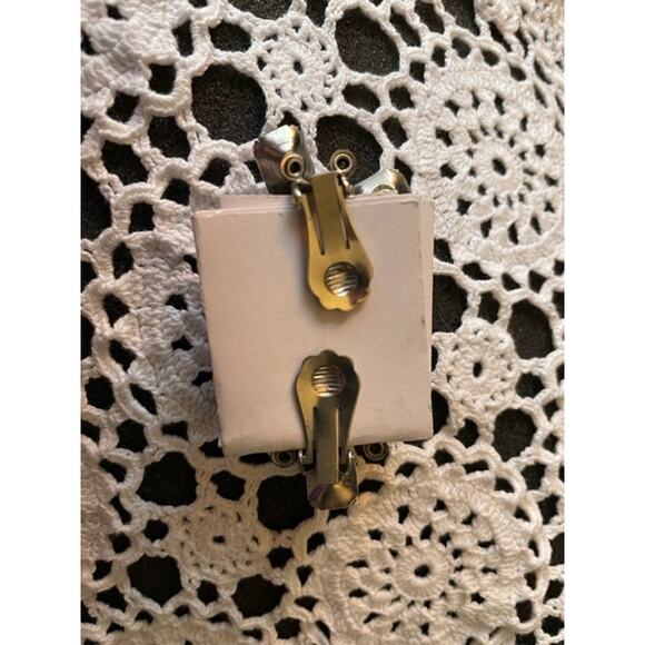 VINTAGE 'Aurora borealis' clip earrings - Picture 2 of 2